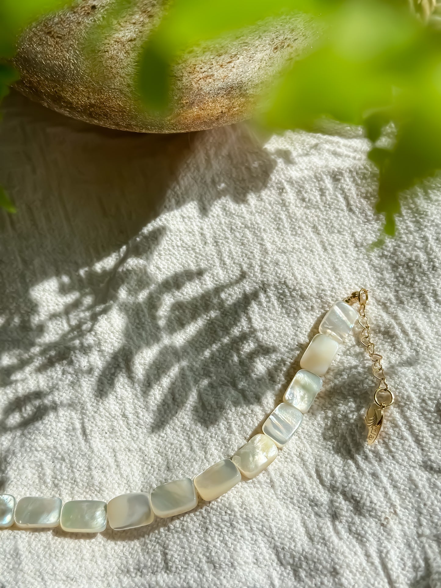 Maré Bracelet – Mother of Pearl Bracelet