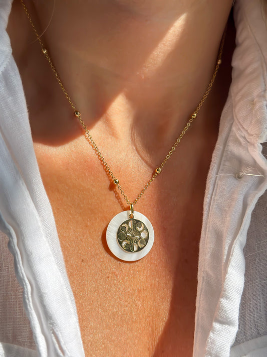 Lua Nova Necklace