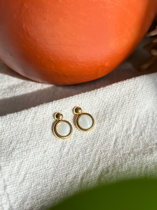 Felicidade Studs: Mother of Pearl